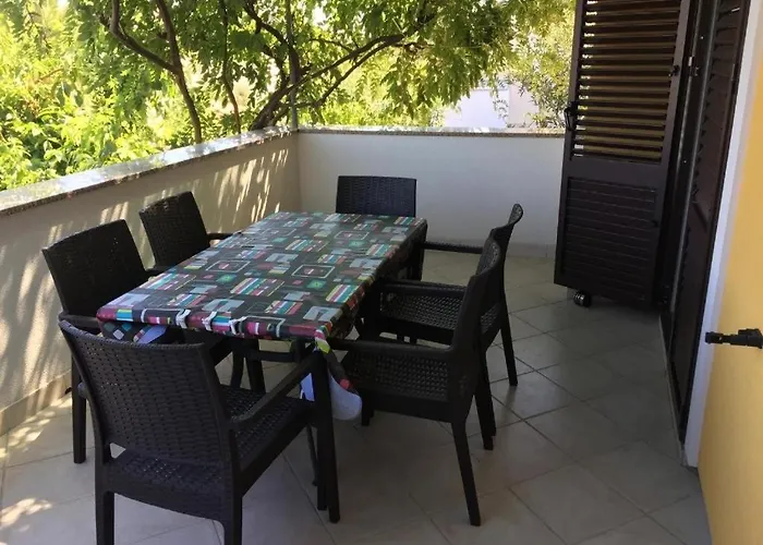 With Parking Space Losinj, Losinj - 25040 דירה מאלי לוסיניי